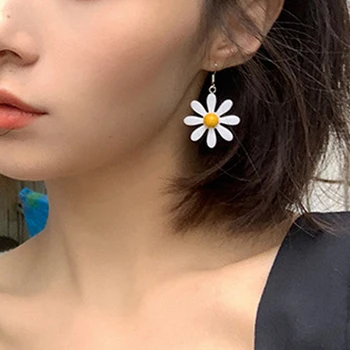 Малки Обеци с Цветя Маргаритки за Тийнейджъри, Свежи Летни Универсални Корейски Модни Прекрасна Украса за Момичета, 2021, Висящи Обеци за Жени